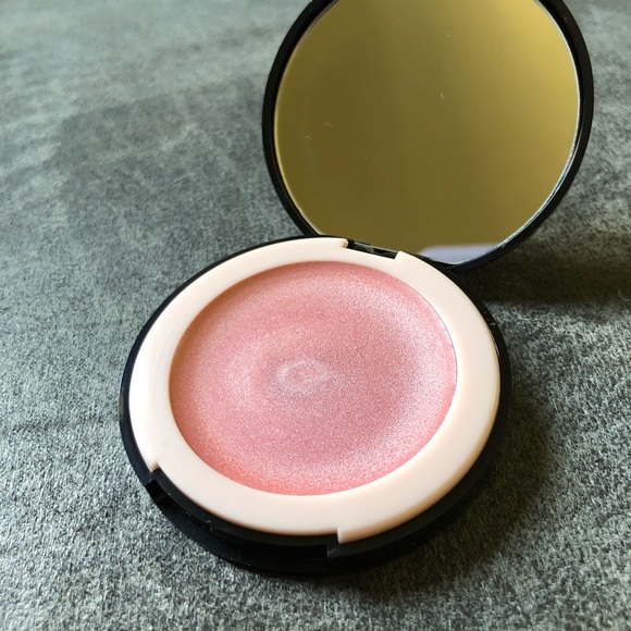 Pearlescent Pink Cream Highlighter